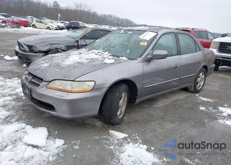 2000 Honda Accord 3.0 Ex из США, поврежденный, VIN 1HGCG1652YA073475